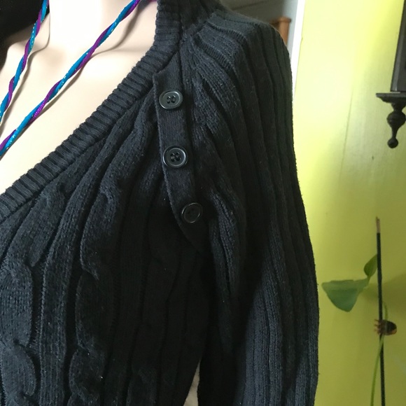 Clothes - Picture 2 of 3